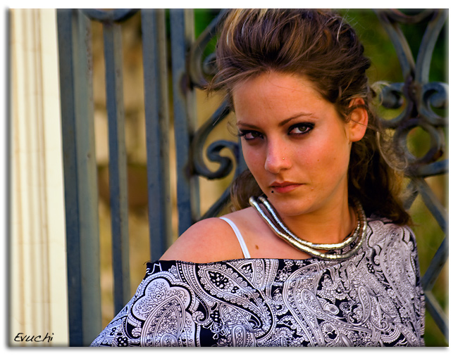 Mirada de Amanda
Keywords: Amanda modelo moia vic barcelona pose retrato exterior