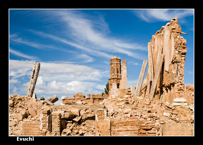 Bienvenidos a Belchite
Keywords: tierras Belchite guerra civil ruinas zaragoza tarde