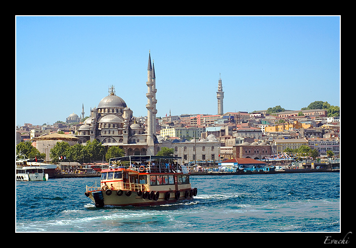 Navegando por el Bosforo
Keywords: estambul bosforo barco vistas ciudad turquia navegar aguas