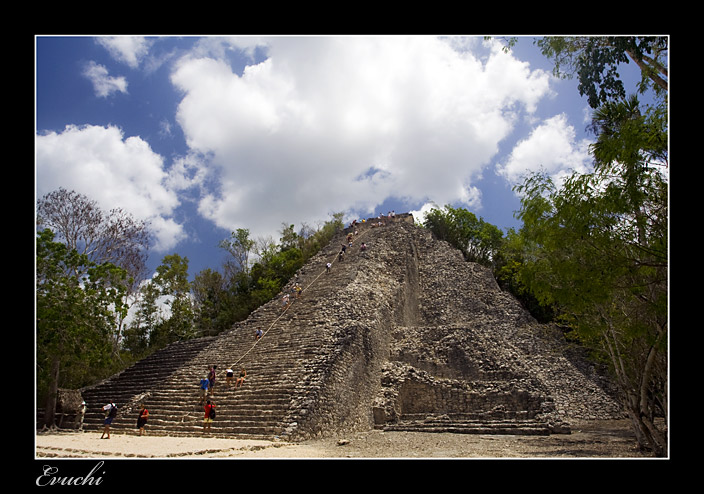 PirÃ¡mide Coba
Keywords: Coba Mexico piramide riviera maya edificio antiguo excursion